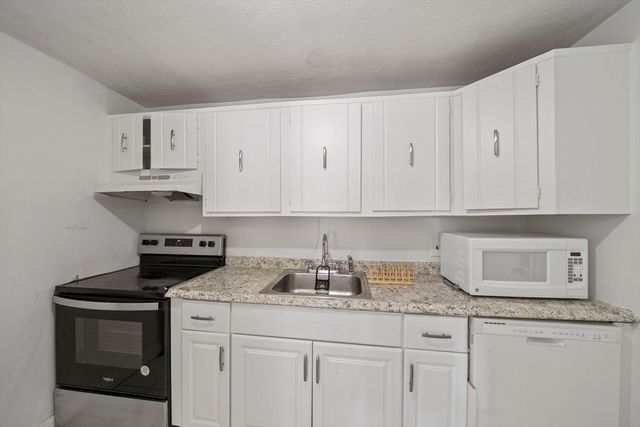 7 Park Ave 23, Revere, MA 02151