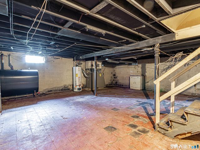 38 Fleetwood Drive, Waterbury, CT 06706