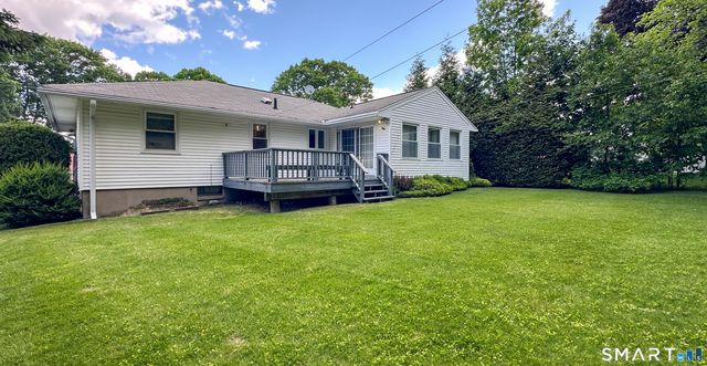 38 Fleetwood Drive, Waterbury, CT 06706