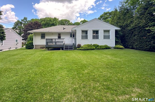 38 Fleetwood Drive, Waterbury, CT 06706