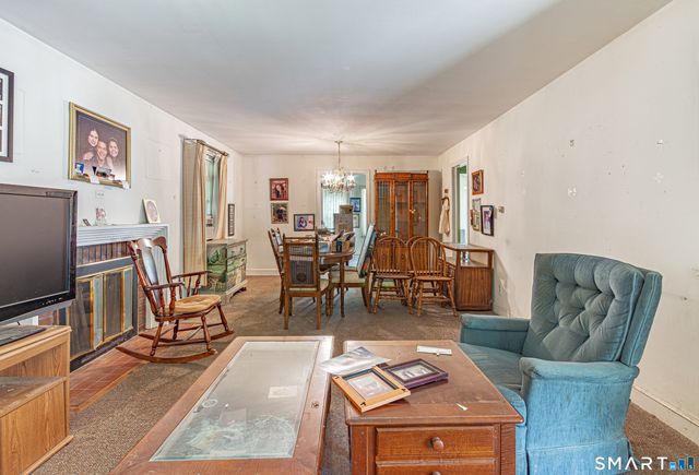 38 Fleetwood Drive, Waterbury, CT 06706