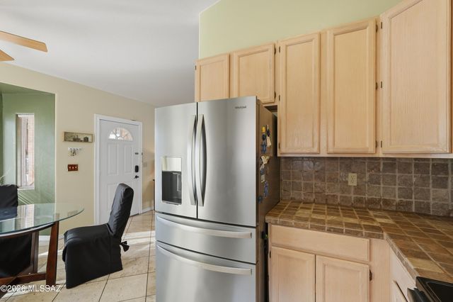 190 W Greer Lane, Tucson, AZ 85704