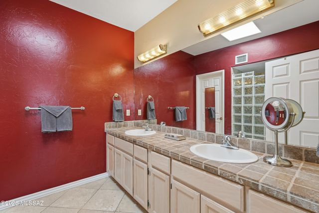 190 W Greer Lane, Tucson, AZ 85704