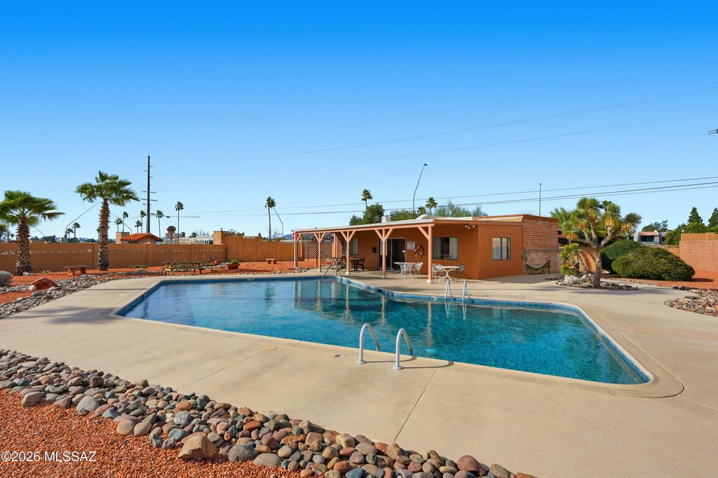 190 W Greer Lane, Tucson, AZ 85704