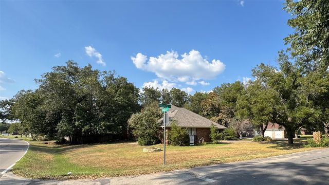 6023 MELROSE Circle, Granbury, TX 76049