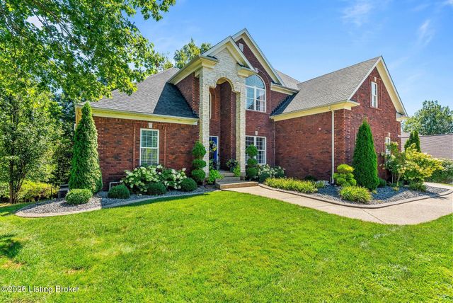 111 Chestnut Glen Dr, Louisville, KY 40245