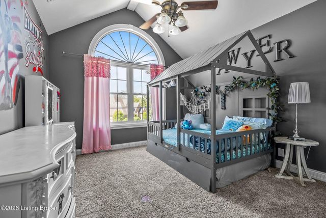 111 Chestnut Glen Dr, Louisville, KY 40245