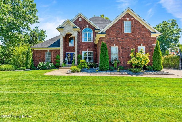 111 Chestnut Glen Dr, Louisville, KY 40245