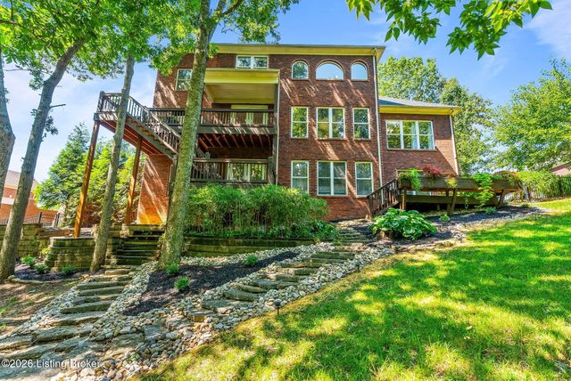 111 Chestnut Glen Dr, Louisville, KY 40245