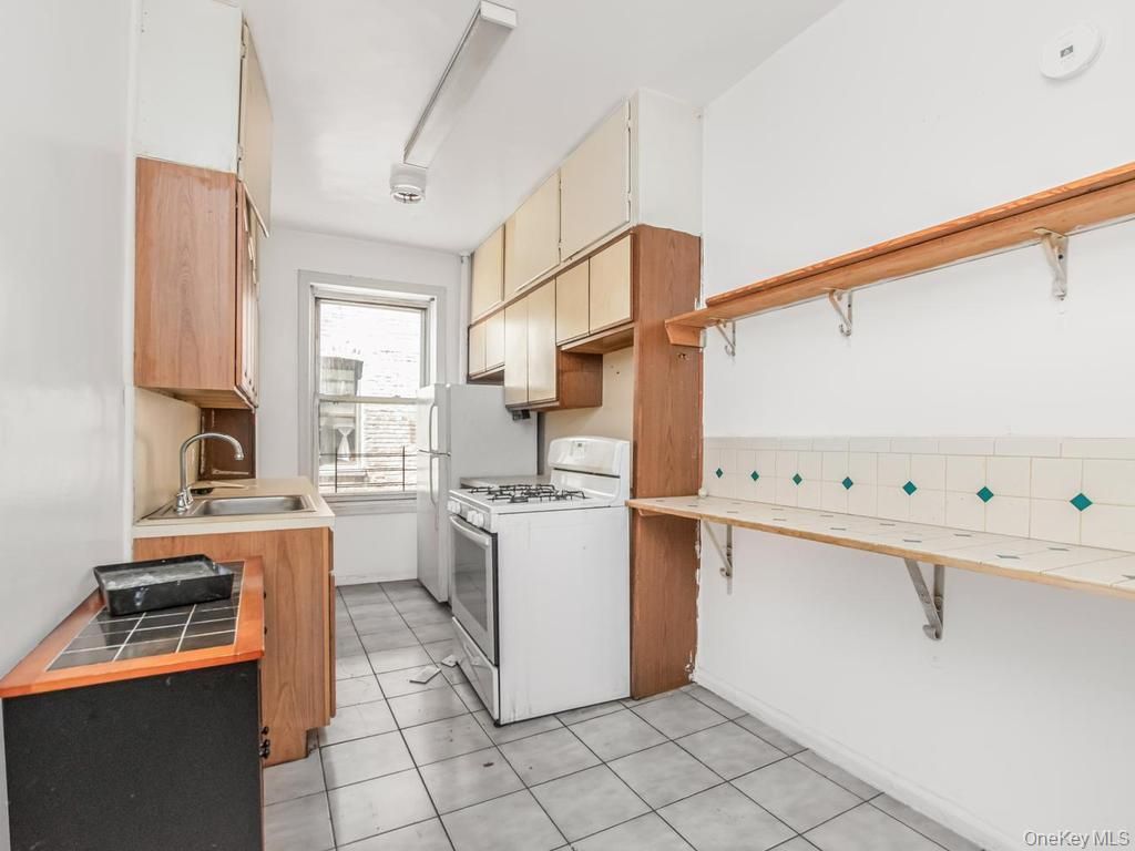 2081 Cruger Avenue 4C, Bronx, NY 10462 — photo 2