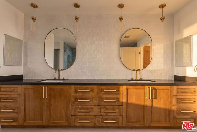 9061 Nemo Street B, West Hollywood, CA 90069