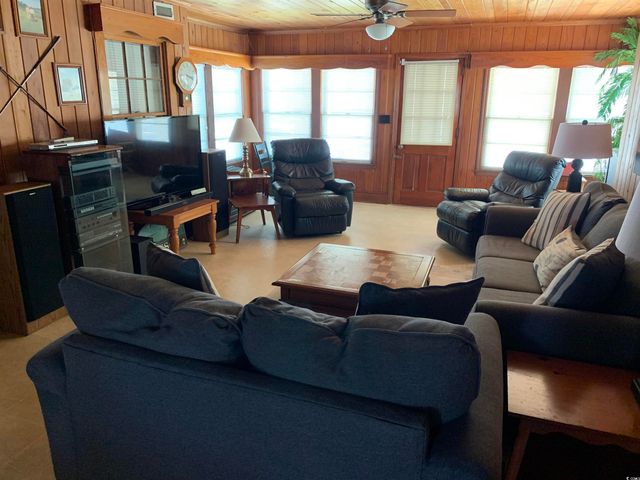 2202 S Ocean Blvd., North Myrtle Beach, SC 29582