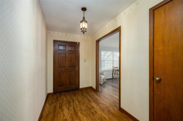 5821 Russell Lane Lane, Baytown, TX 77521