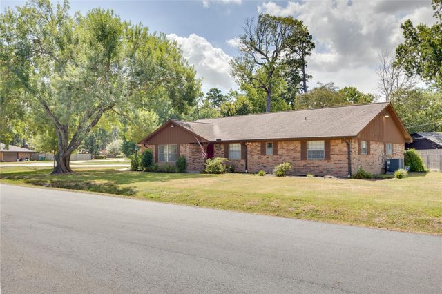 5821 Russell Lane Lane, Baytown, TX 77521