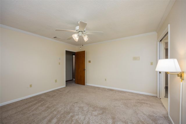 5821 Russell Lane Lane, Baytown, TX 77521