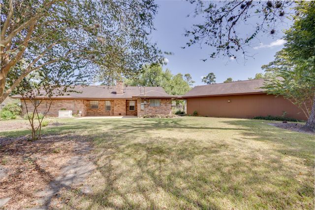 5821 Russell Lane Lane, Baytown, TX 77521