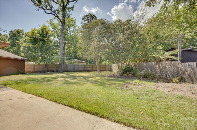 5821 Russell Lane Lane, Baytown, TX 77521