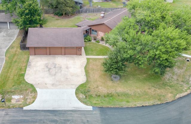 5821 Russell Lane Lane, Baytown, TX 77521