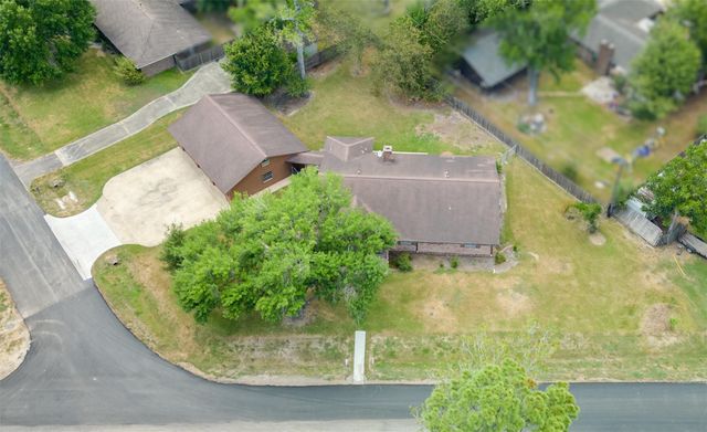 5821 Russell Lane Lane, Baytown, TX 77521