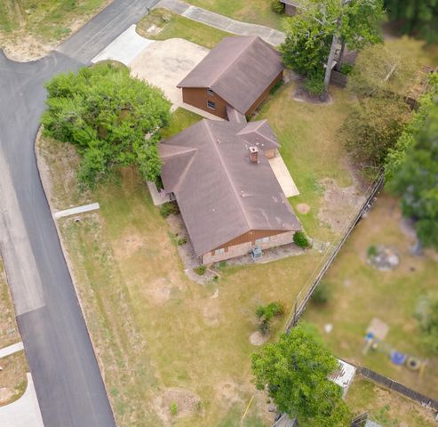 5821 Russell Lane Lane, Baytown, TX 77521