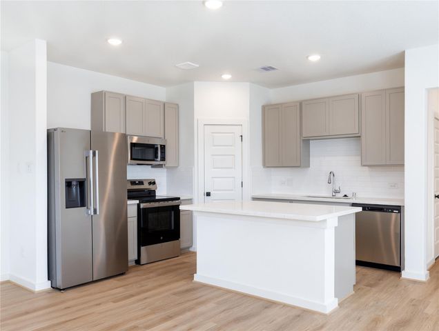 2031 Longmire Villas Court, Conroe, TX 77304
