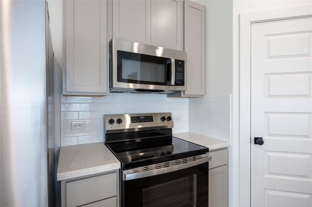 2031 Longmire Villas Court, Conroe, TX 77304