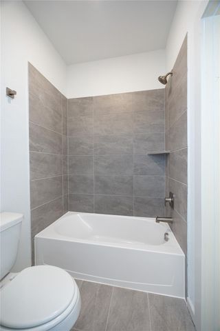 2031 Longmire Villas Court, Conroe, TX 77304