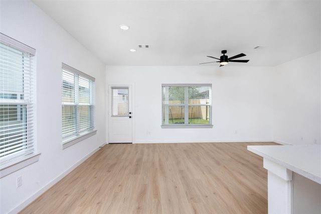 2031 Longmire Villas Court, Conroe, TX 77304