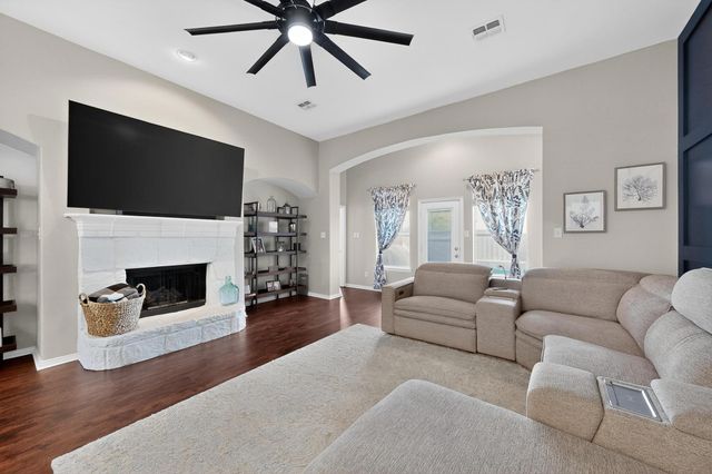 210 Anns Way, Forney, TX 75126