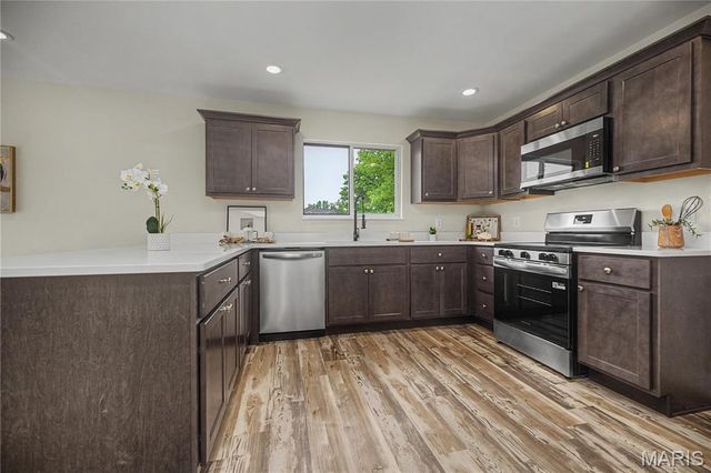 102 Rockaway Drive, O'fallon, MO 63368