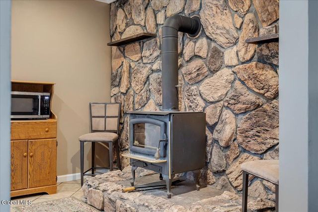 28 Hennett Road, Kinderhook, NY 12184