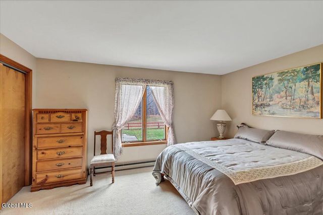 28 Hennett Road, Kinderhook, NY 12184