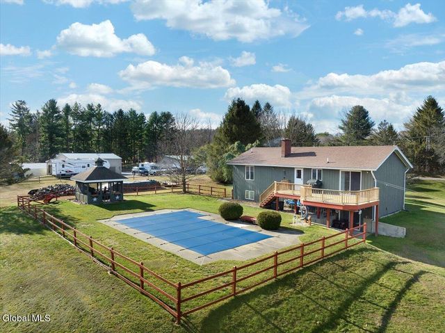 28 Hennett Road, Kinderhook, NY 12184