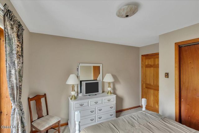 28 Hennett Road, Kinderhook, NY 12184