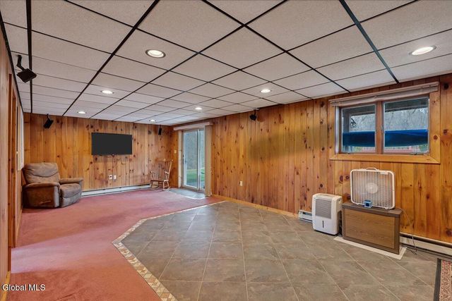 28 Hennett Road, Kinderhook, NY 12184