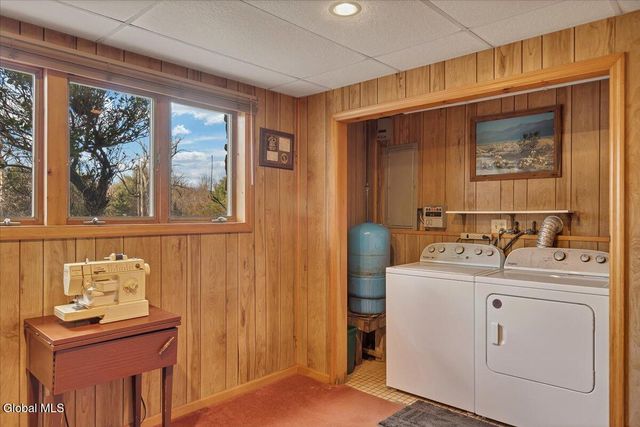 28 Hennett Road, Kinderhook, NY 12184