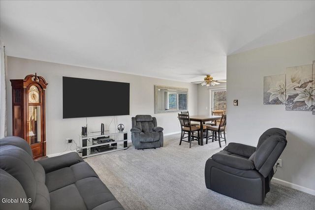 28 Hennett Road, Kinderhook, NY 12184