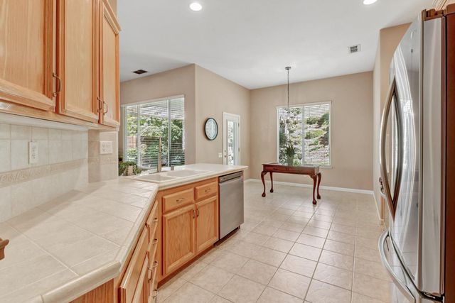 3783 Coldwater Dr, Rocklin, CA 95765