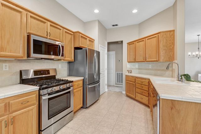 3783 Coldwater Dr, Rocklin, CA 95765