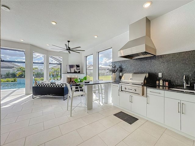 16306 ISOLA PL, Lakewood Ranch, FL 34211