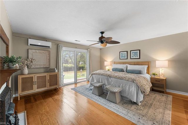 2079 Riverwalk LN, Hayes, VA 23072