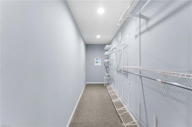 2079 Riverwalk LN, Hayes, VA 23072