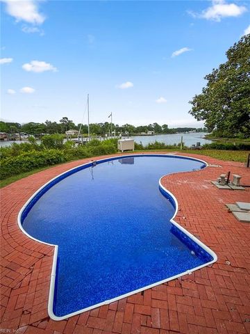 2079 Riverwalk LN, Hayes, VA 23072