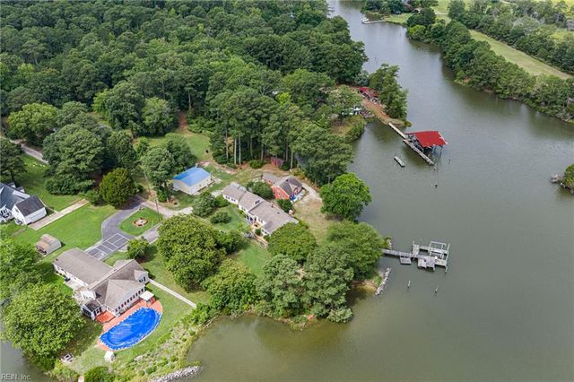 2079 Riverwalk LN, Hayes, VA 23072