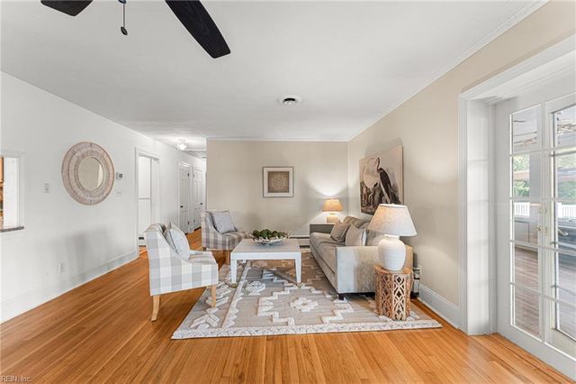 2079 Riverwalk LN, Hayes, VA 23072