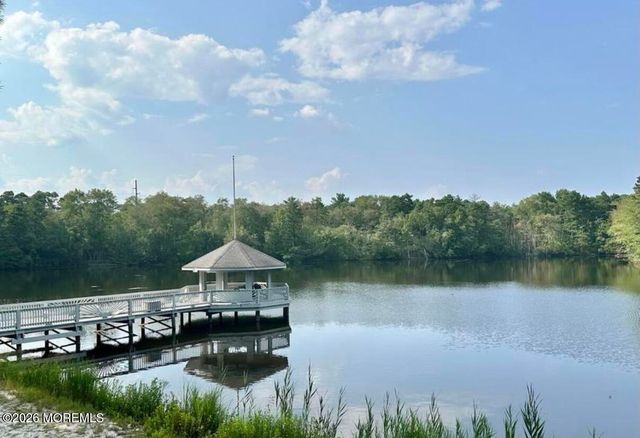 715A Wooton Court, Manchester, NJ 08759