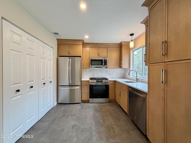 715A Wooton Court, Manchester, NJ 08759