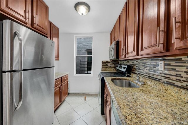 2131 Bruckner Boulevard, Bronx, NY 10472