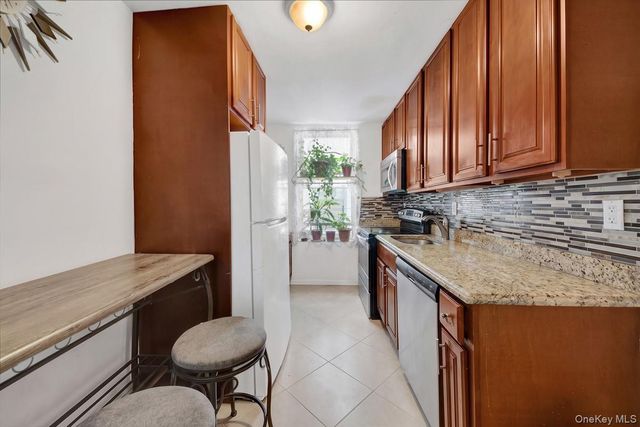 2131 Bruckner Boulevard, Bronx, NY 10472