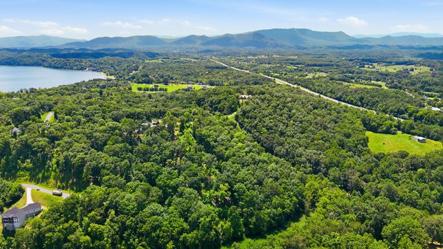 103 Ridgeline Trl, Dandridge, TN 37725
